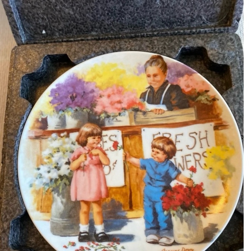 Edwin Knowles Decorative Plate The Flower Arrangement Market Scene - Picture 5 of 7